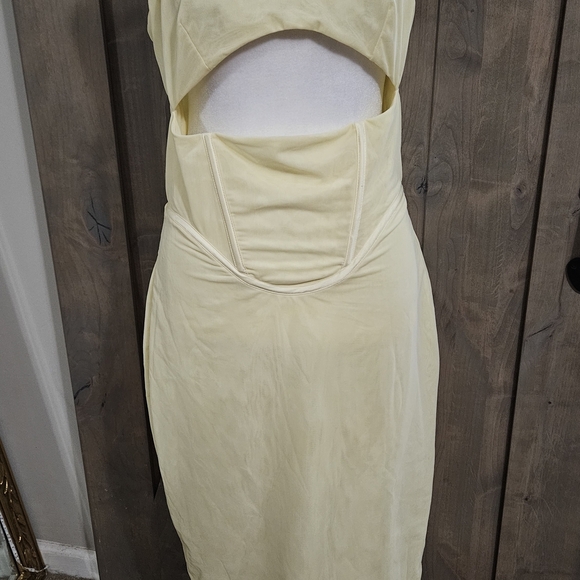 House Of CB MISTRESS ROCKS Heartfelt Lemon One Shoulder Corset MidiDress. LG - Picture 4 of 16